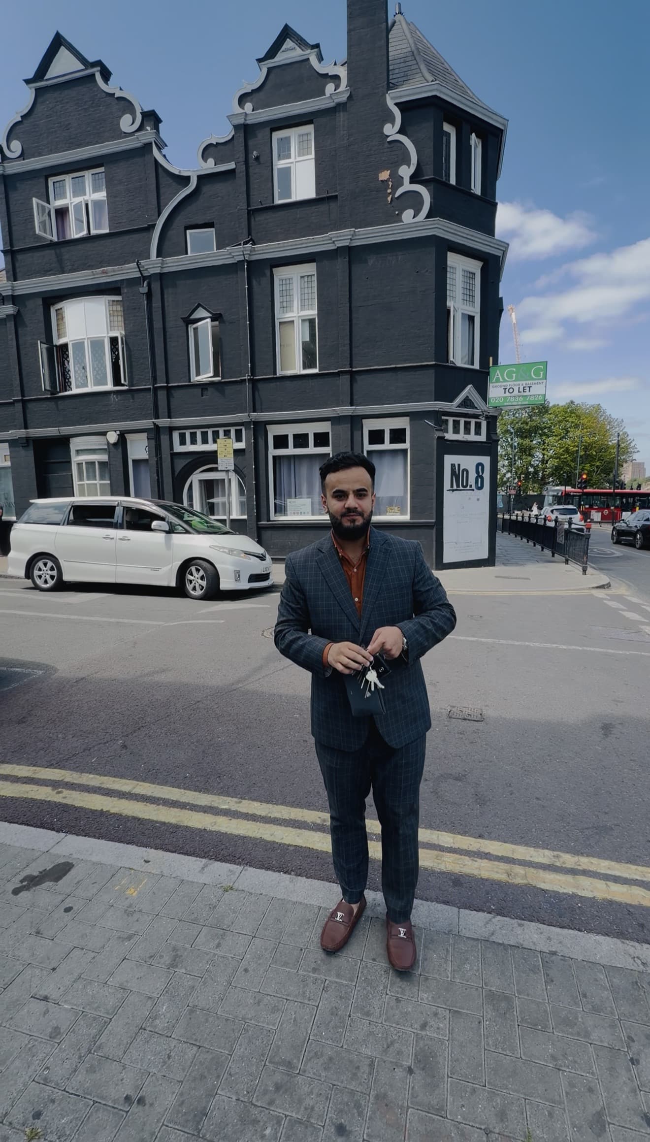 Bunyadi Real Estate agent